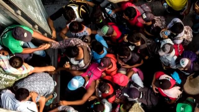 cbsn-fusion-trump-announces-plan-to-limit-asylum-thumbnail-1701865-640x360.jpg 
