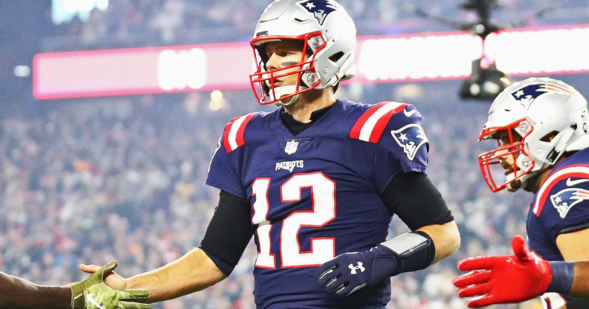 Tom Brady Comes Tantalizingly Close, Falls Short Of 1,000 Career Rushing  Yards - CBS Boston