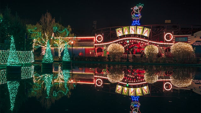 kennywood-holiday-lights.jpg 