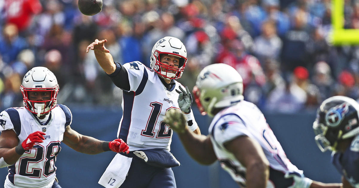 Brady pulled in 4th quarter as Titans rout New England 34-10, snap