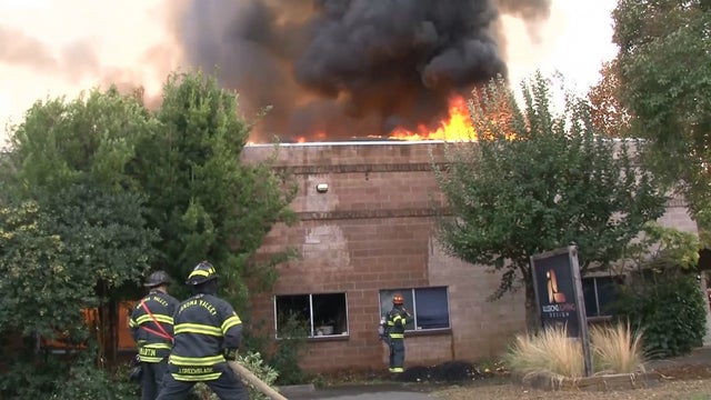sonoma-warehouse-fire.jpg 