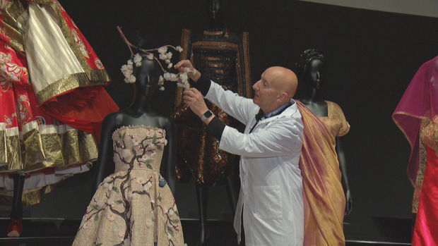 DIOR EXHIBIT 6VO.transfer_frame_0 