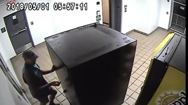 vending-machine-thief.jpg 