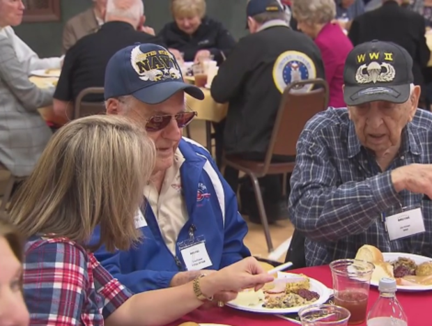 Homeless veterans at Thanksgiving luncheon 