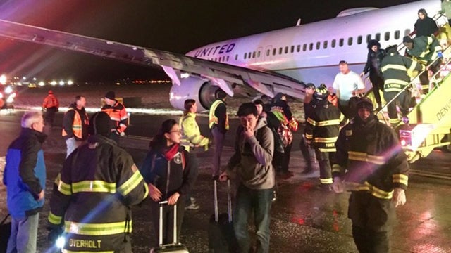 united-plane.jpg 