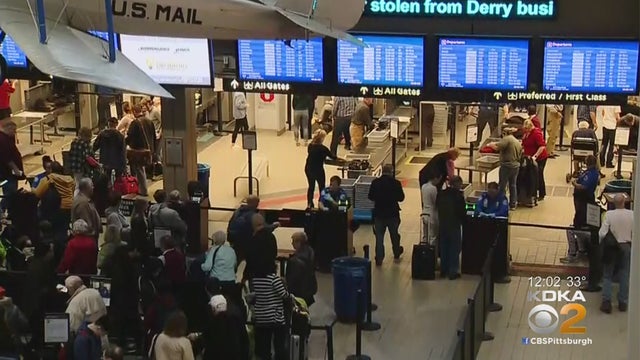 pittsburgh-airport-long-lines.jpg 