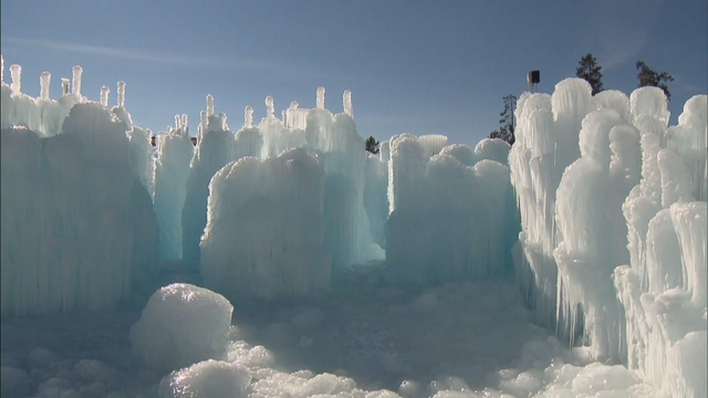 co_-dillon-ice-castles-6vo-transfer_frame_472.png 