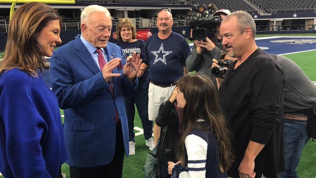 181122-cbsdfw-dallas-cowboys-fan-california-wildfire-victims.jpg