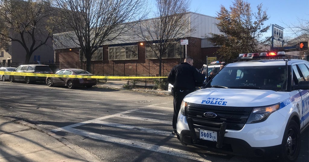 70-Year-Old Stabbed To Death In Broad Daylight In Bushwick - CBS New York