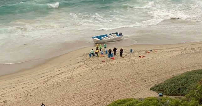 Panga Boat Washes Ashore In Laguna Beach, Several Detained - CBS Los ...
