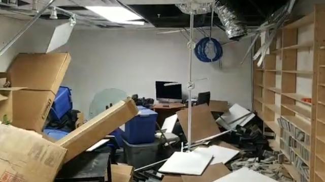 quake-newsroom-2.jpg 