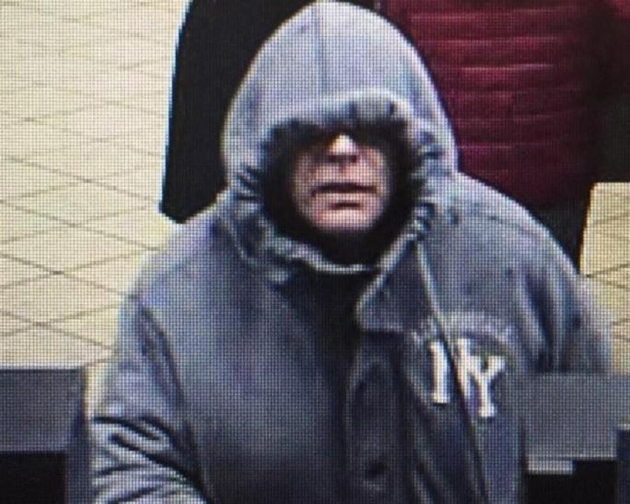 Fbi Offering 1 000 Reward For Arrest In Elgin Bank Robbery Cbs Chicago