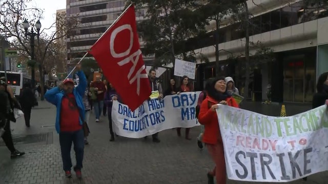 oakland_teacher_sickout_121018.jpg 