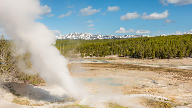 Steamboat geyser yellowstone national park 