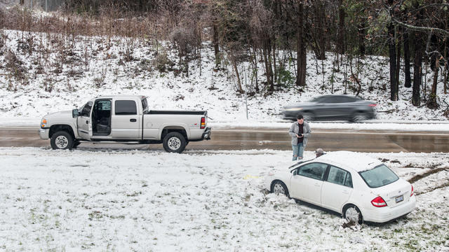 Nearly 250,000 Lose Power As Major Snowstorm Pummels North Carolina 