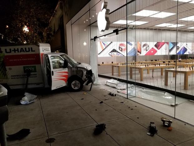 U-Haul truck driven into Berkeley Apple Store 