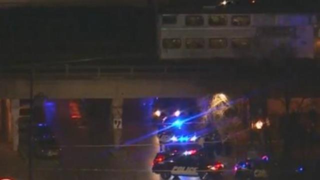 2-chicago-cops-killed-when-hit-by-train-121718.jpg 