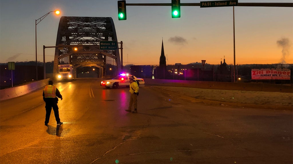 MultiVehicle Crash Closes McKees Rocks Bridge CBS Pittsburgh