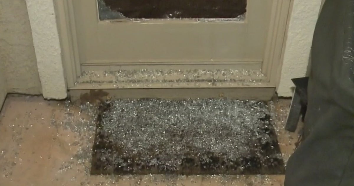 GlassSmashing Home Burglars Hitting Backyards Before The Holidays