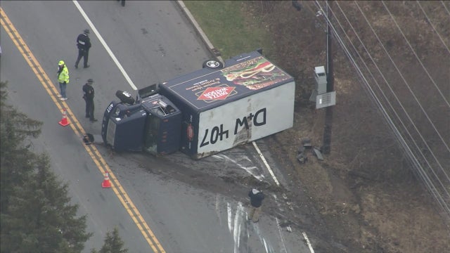 overturned-truck-dietz-watson.jpg 