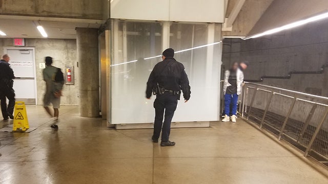walking-gateway-t-tunnel.jpg 