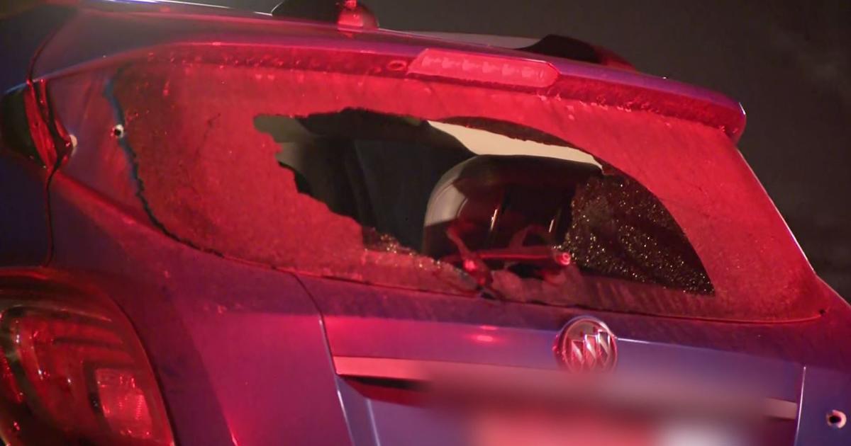 17 Year Old Shot While Driving On Eisenhower Expressway Cbs Chicago