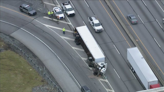 overturned-truck-pennsylvania-turnpike.jpg 