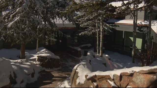 JOHN DENVER'S HOME 6PKG_frame_626 