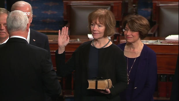 tina smith and amy klobuchar swearing in ceremony 2019 