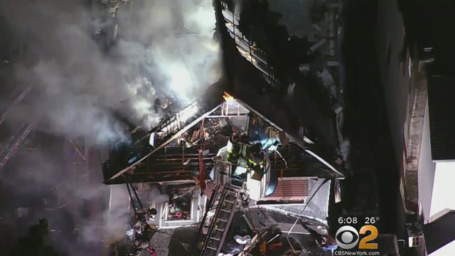 firefighters-battle-2-alarm-blaze-in-queens.jpg 
