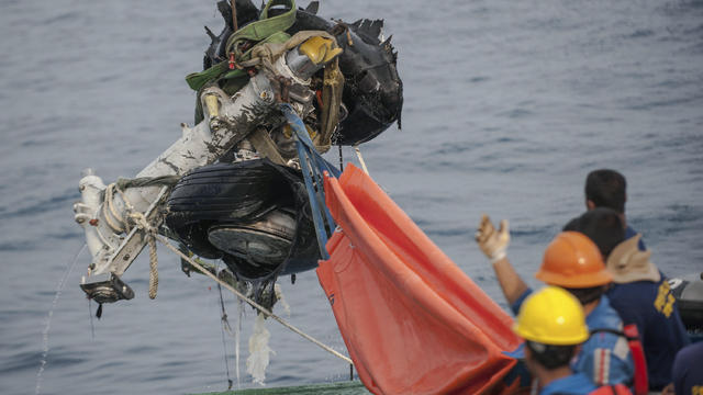 cbsn-fusion-lion-air-voice-recorder-recovered-indonesia-plane-crash-october-thumbnail-1757821-640x360.jpg 