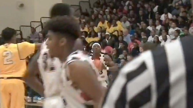 referee1-1-1.jpg 