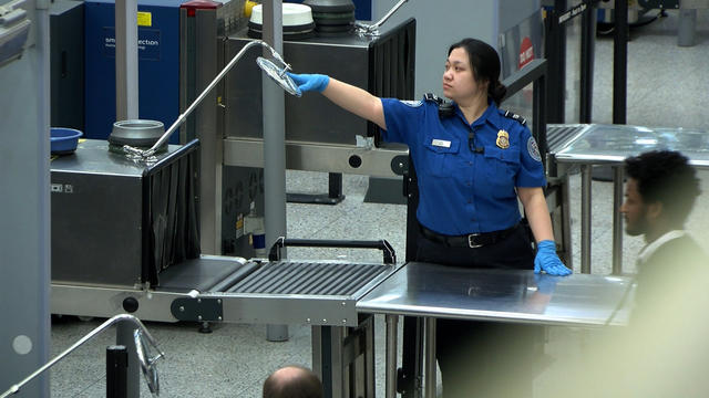 msp-airport-tsa-worker.jpg 