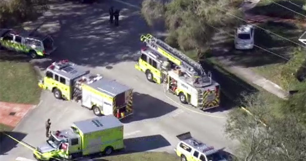 1 Dead, 1 Hospitalized In Miami-Dade House Fire - CBS Miami