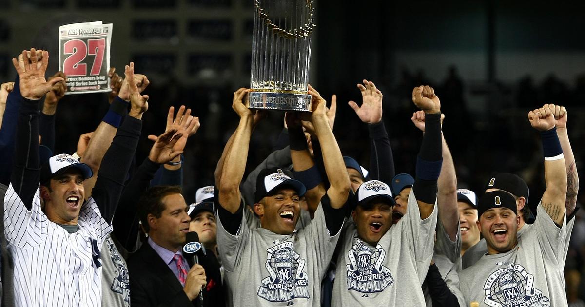 NY Yankees World Series Champs - Andy Pettitte Holding Trophy