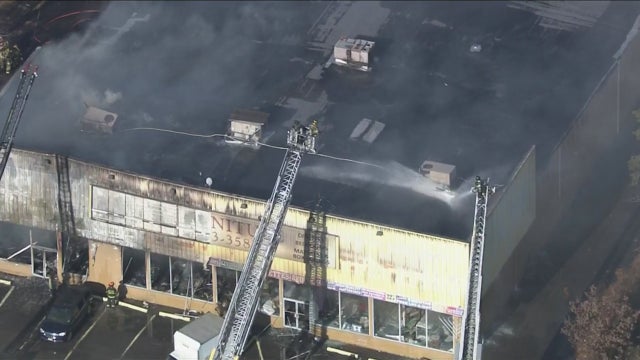 furntiure-store-fire.jpg 
