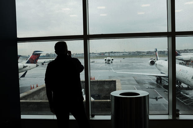 Holiday Travel Ahead Of Thanksgiving Clogs Airports And Highways 