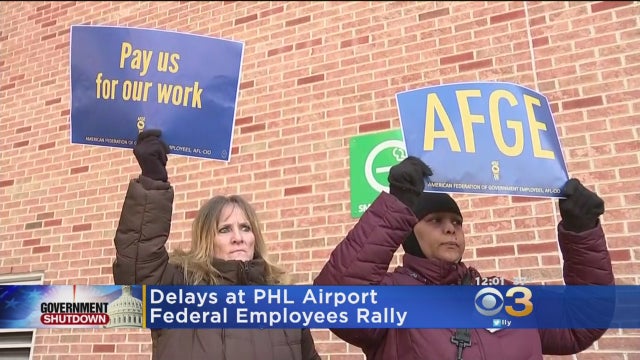 philly-airport-workers-rally.jpg 