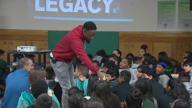 unauthorized biography 5pkg_frame_2950 