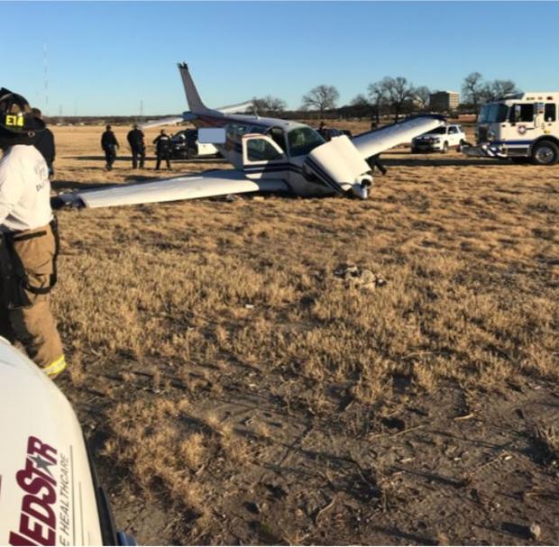 Small airplane crash in Fort Worth 