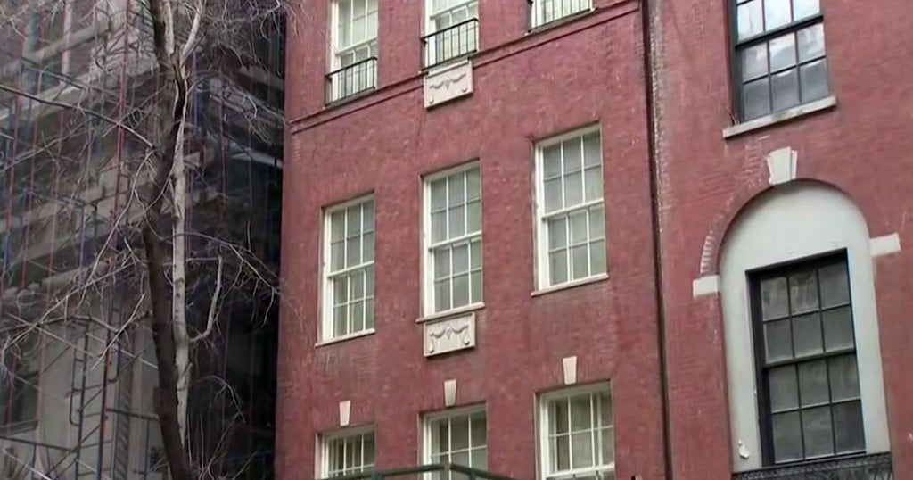 Woman Freed After Being Trapped In Elevator For 3 Days CBS New York(02)