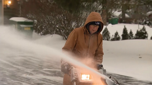 190128-cbs-chicago-snow-storm-01.png 