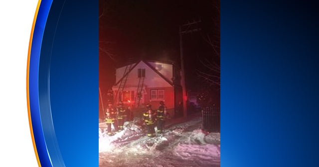1 Injured In Fall While Escaping Fire In Evanston - CBS Chicago