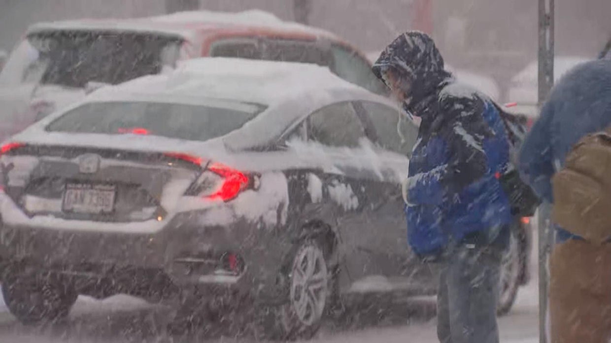 denver-weather-snow-falls-across-metro-area-some-schools-delayed