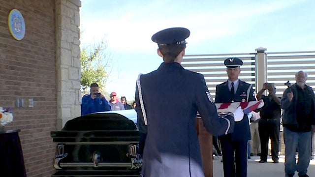funeral-for-unaccompanied-texas-vet-2.jpg 
