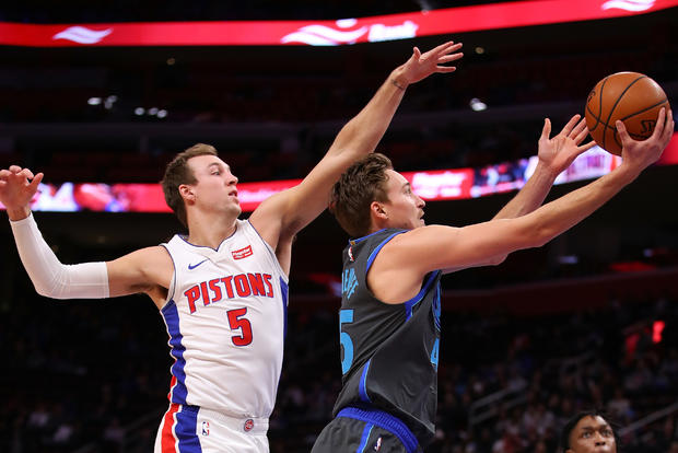 Dallas Mavericks v Detroit Pistons 