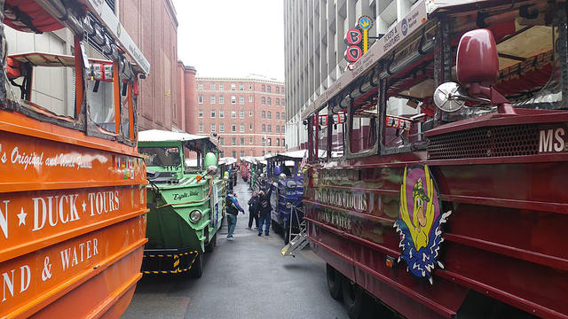 Patriots Super Bowl parade live blog: Here's the latest from the duck boats