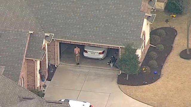 suspect-into-garage-1.jpg 