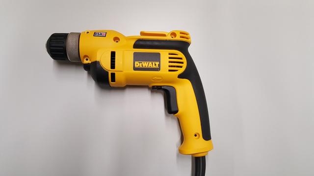 dewalt.jpg 