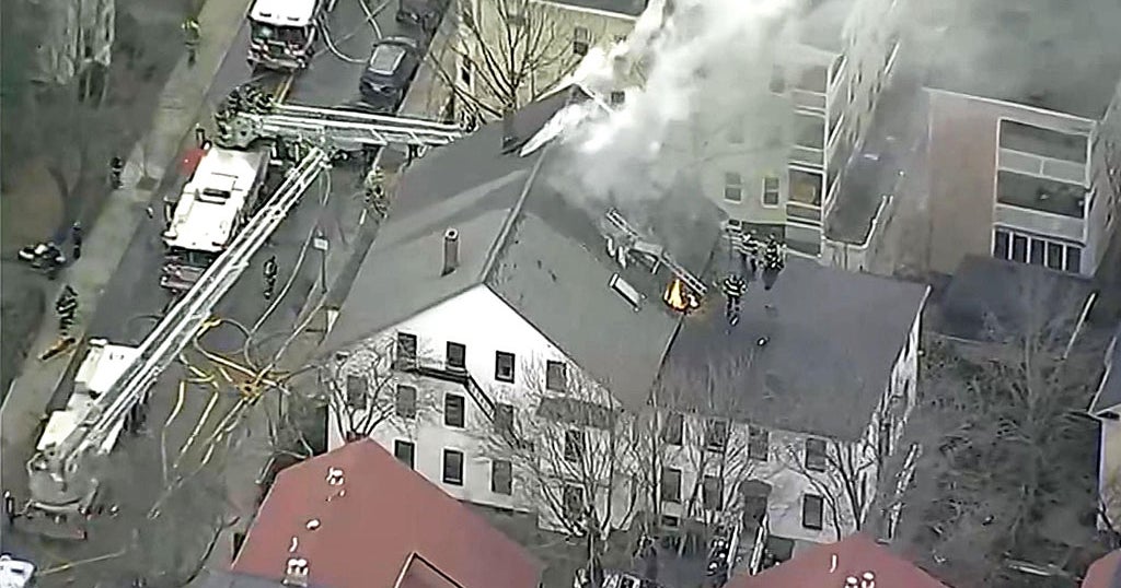 Neighbor Alerts Residents To Fire In Cambridge Home - CBS Boston